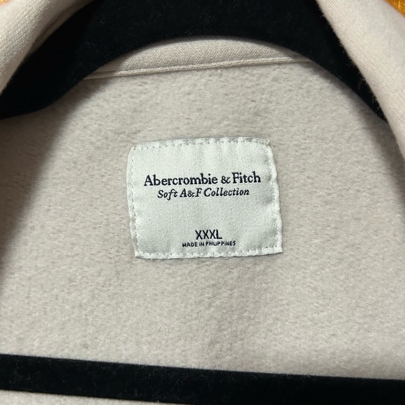 Abercrombie and Fitch Shacket - Picture 5 of 9
